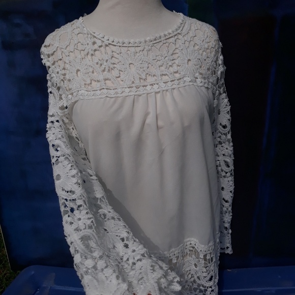 Prettiest white lace trim boho hippie Festival top - Picture 5 of 7